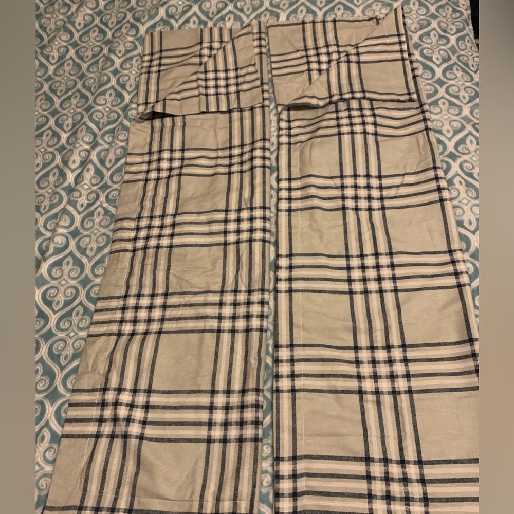 2 NWOT Tommy Hilfiger flannel king size shams